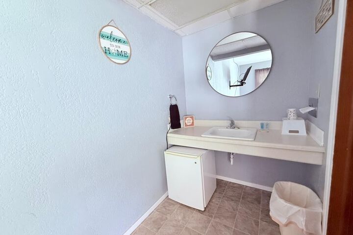 Room 16 of 24