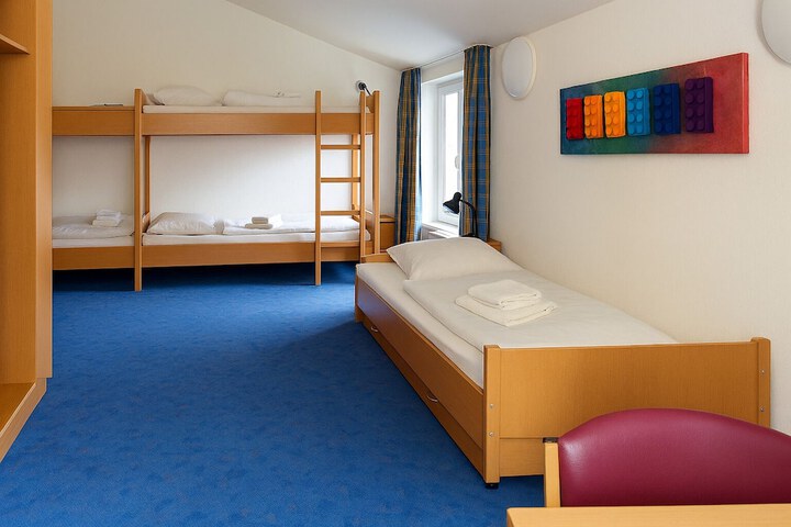 Room 8 of 17