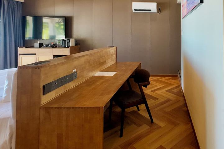 Room 8 of 71