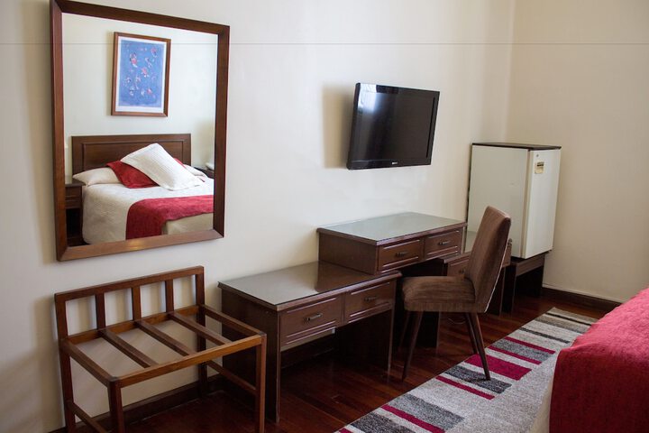 Room 6 of 40