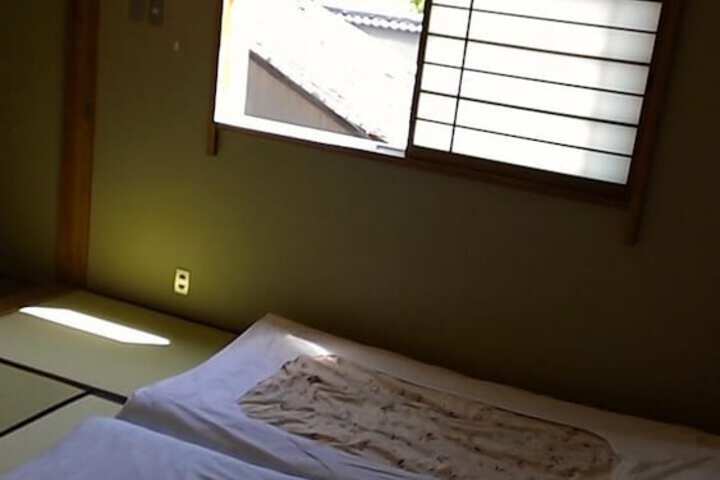 Room 19 of 38