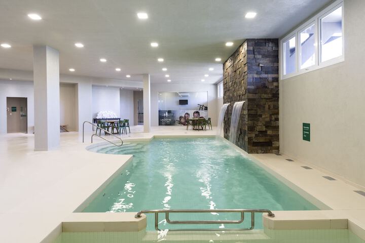 Pool 46 of 98
