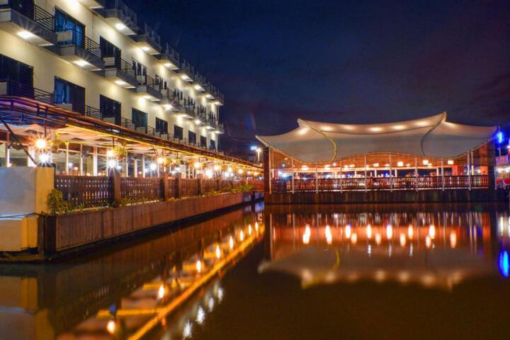Photo of Grand Kartika Hotel