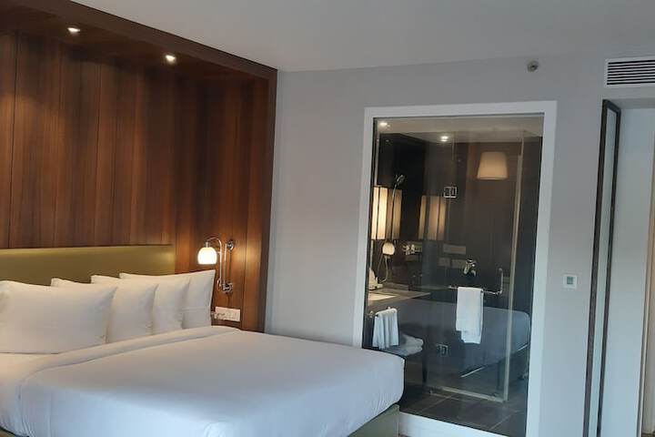Room 7 of 52