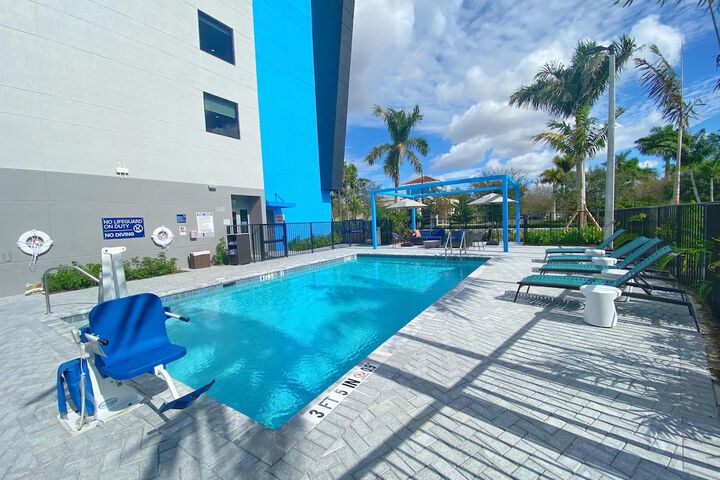 Pool 32 of 49
