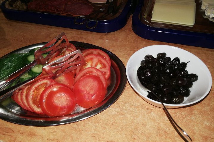 Dining 38 of 52