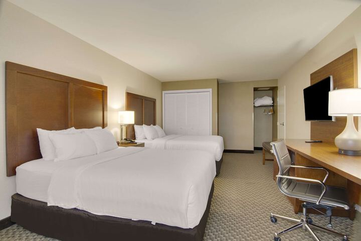 Room 17 of 36