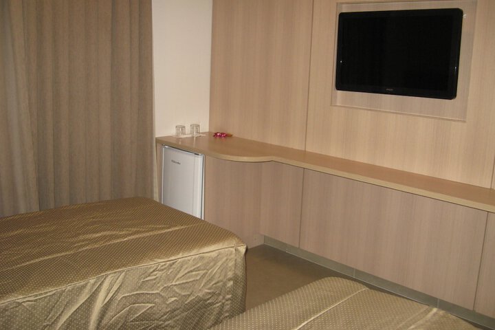 Room 12 of 31