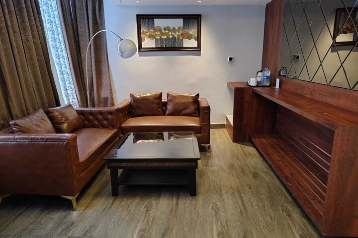 Room 18 of 29
