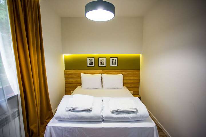 Room 11 of 103