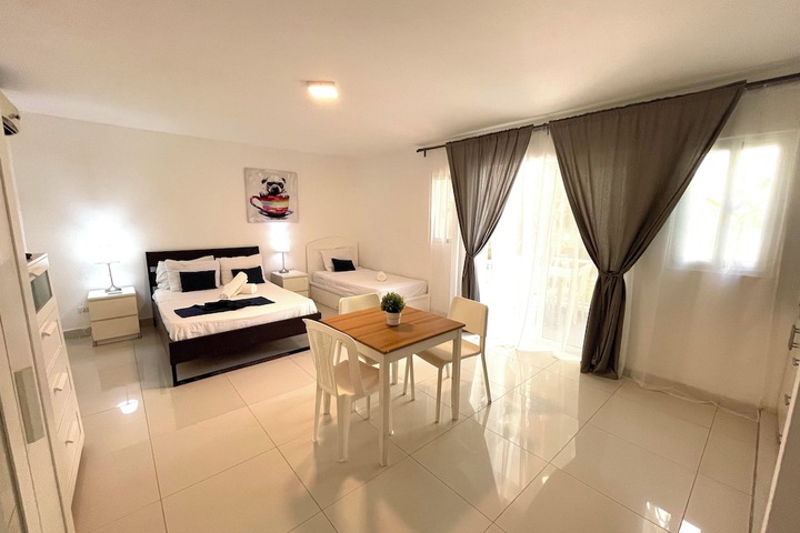 Room 8 of 50