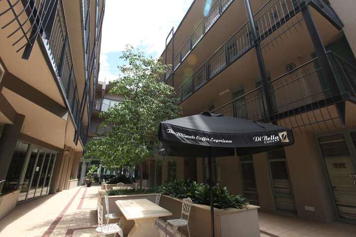 Hotel Exterior 57 of 73