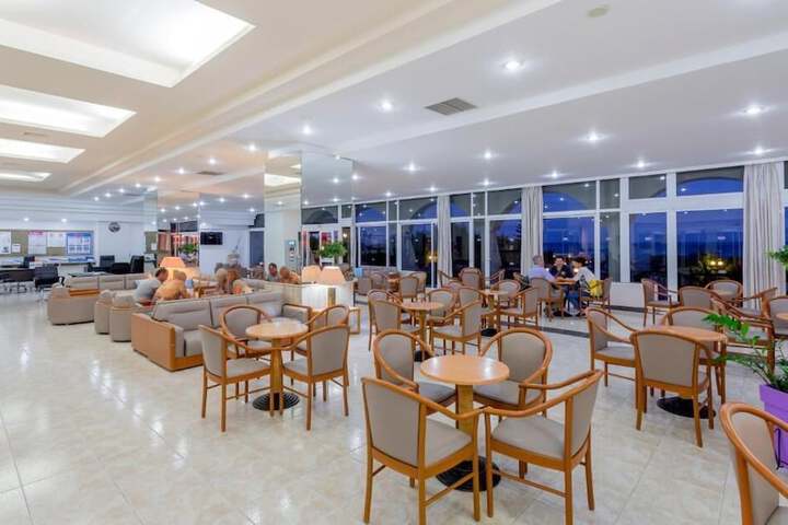 Dining 57 of 82