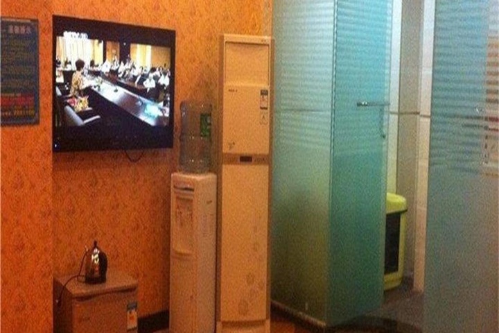 Room 2 of 4
