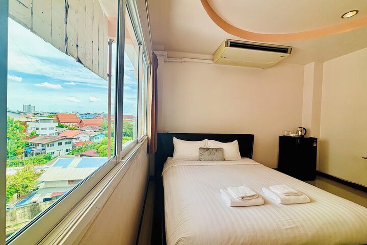 Room 16 of 68