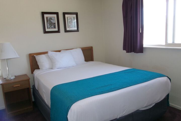 Room 28 of 165