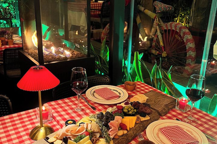 Dining 63 of 100