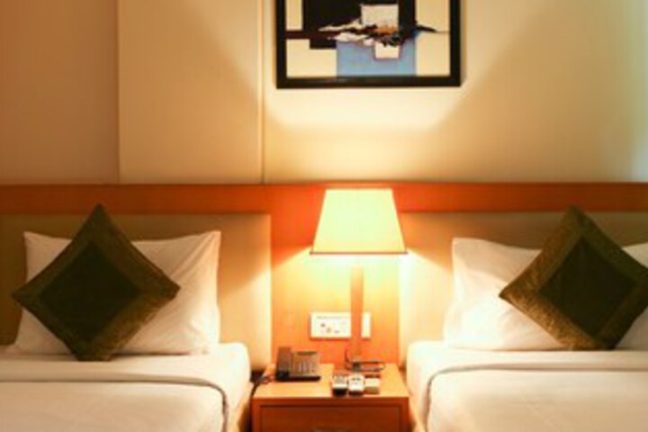 Room 42 of 97