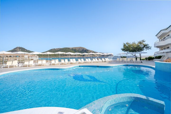 Pool Hotel