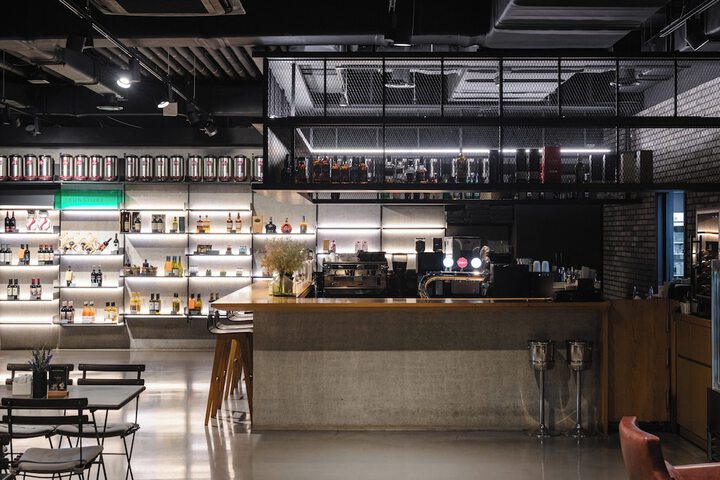 Lounge 116 of 161