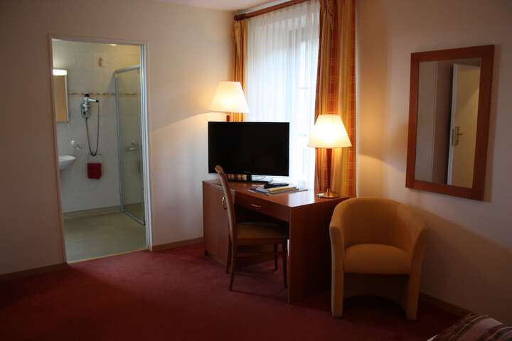 Room 5 of 61
