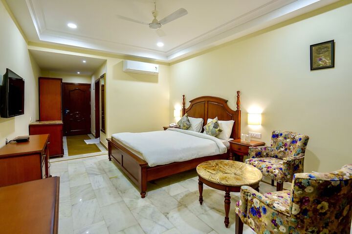 Room 6 of 49