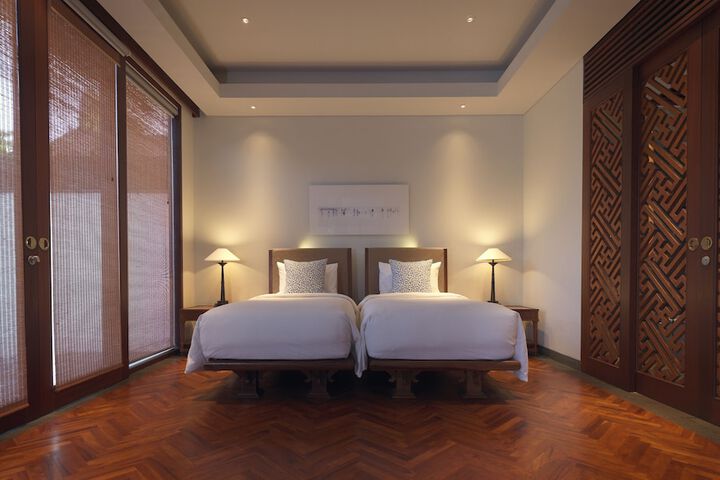 Room 17 of 122