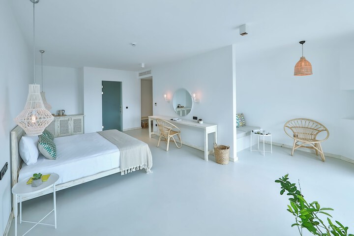 Room 32 of 91