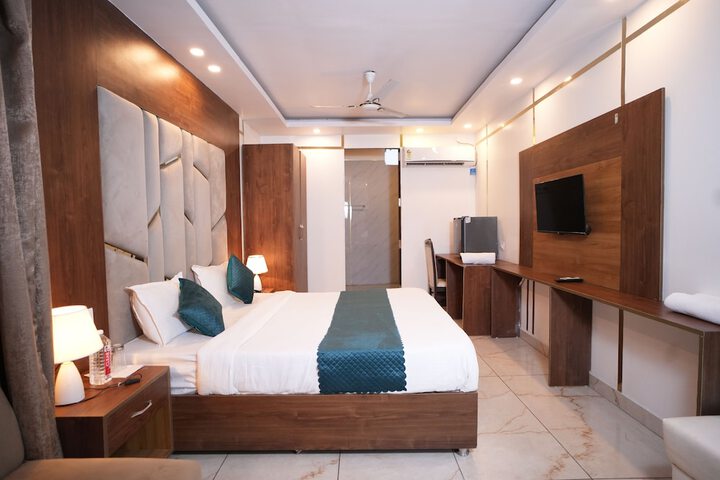 Room 10 of 43