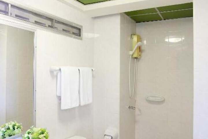 Room 70 of 98