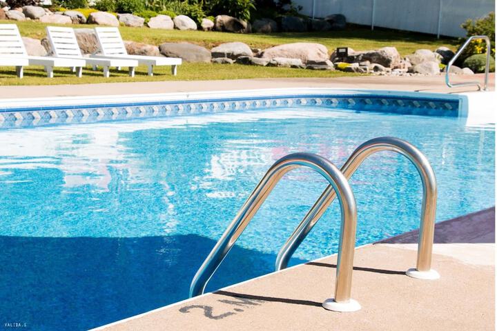 Pool Hotel