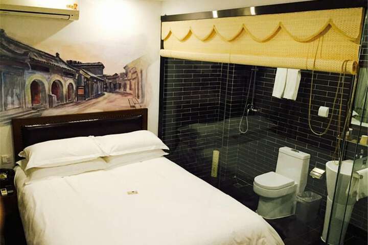 Room 11 of 27