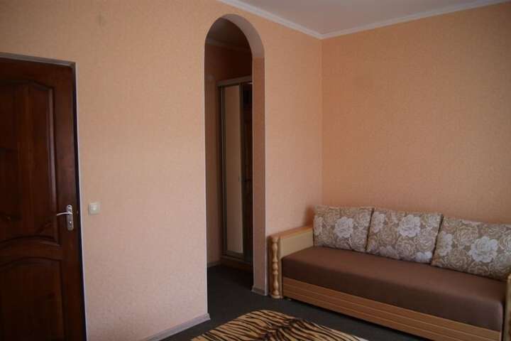 Room 5 of 85