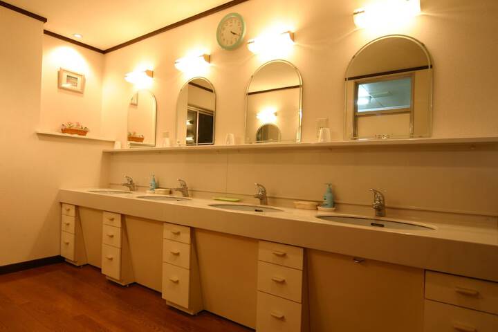 Room 14 of 54
