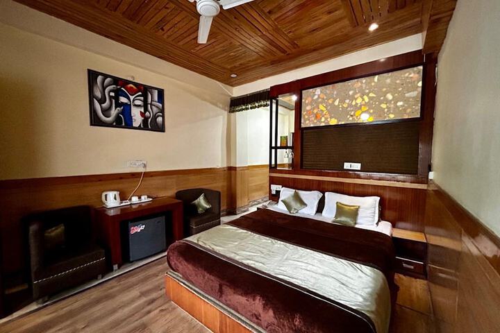 Room 8 of 22