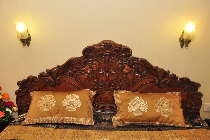 Room 2 of 67