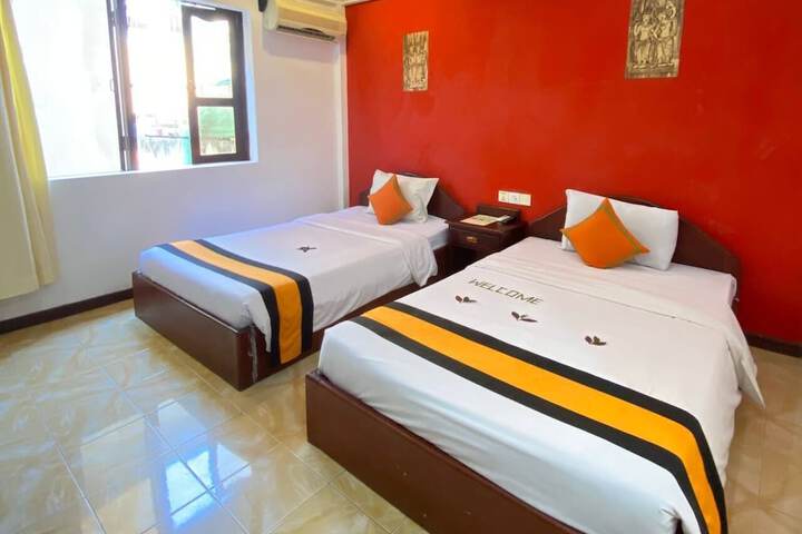 Room 34 of 134