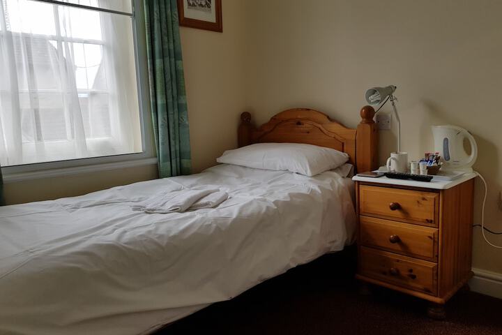 Room 7 of 17