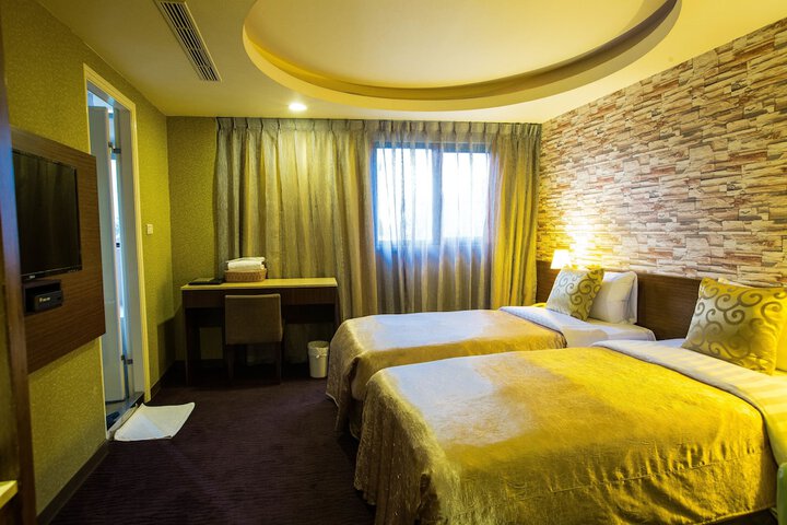 Room 11 of 23