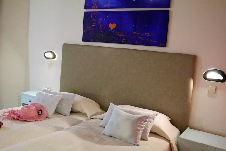 Room 17 of 107
