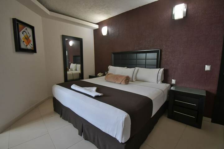 Room 12 of 38