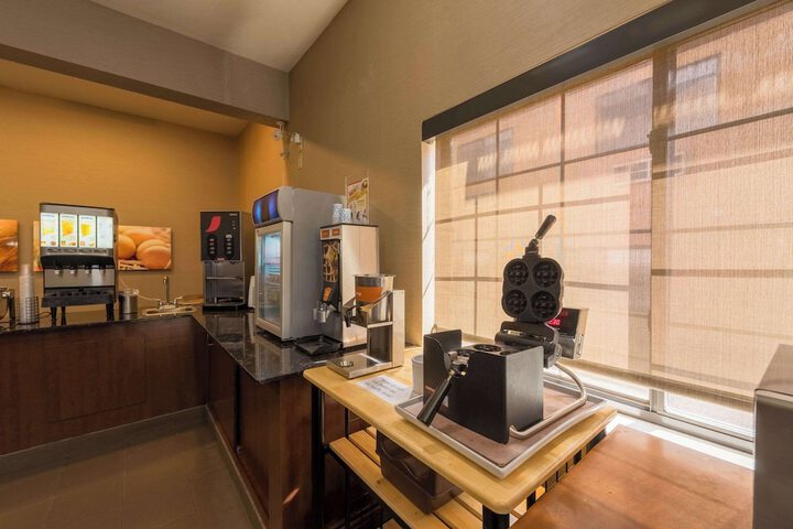 Breakfast/Coffee Service 114 of 132