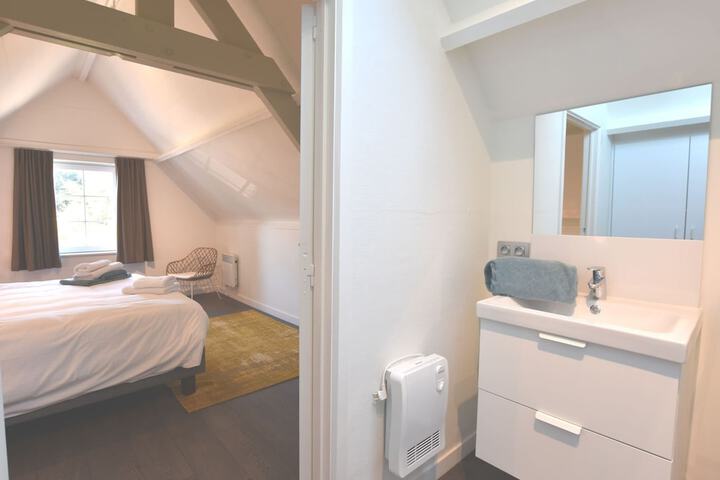 Room 15 of 82