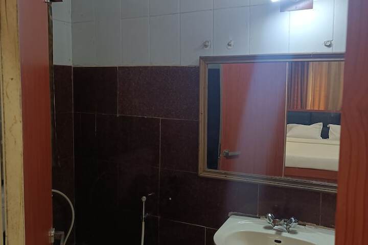 Room 32 of 58