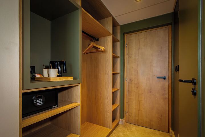 Room 22 of 51