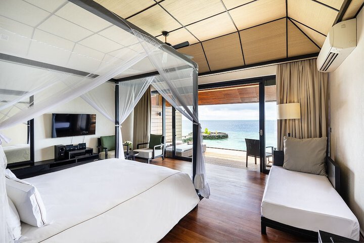 Room 17 of 200