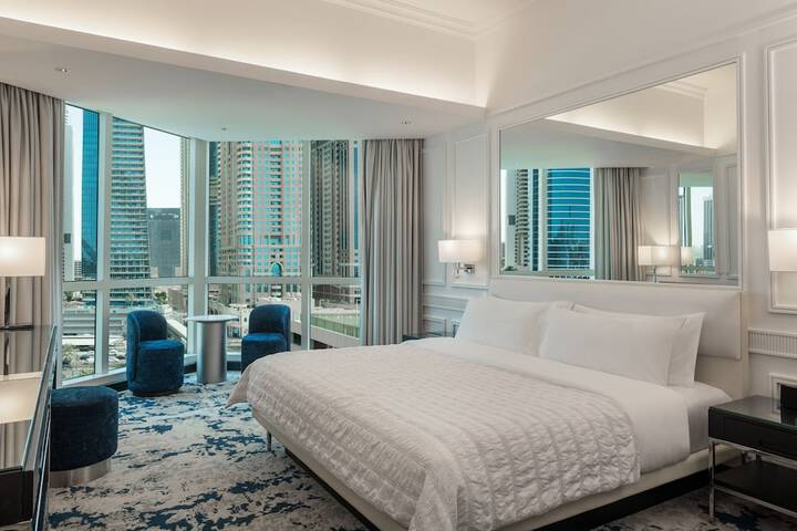 Room 20 of 102