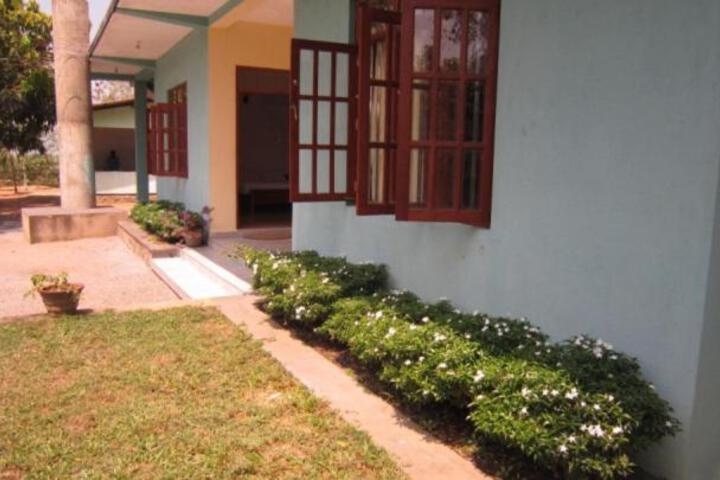Hotel Gayans