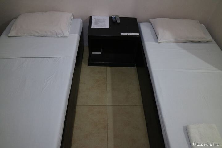 Room 12 of 28