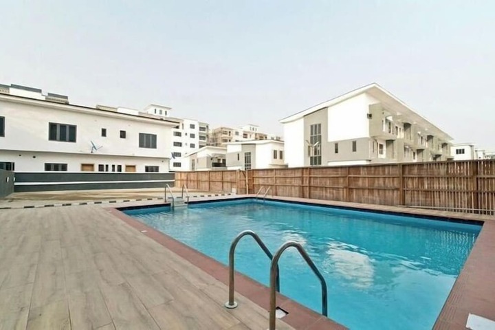 Pool 19 of 29